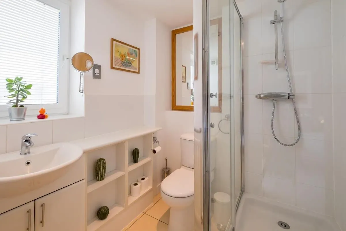 Host & Stay - Kingscote Townhouse Brighton 0*,  United Kingdom